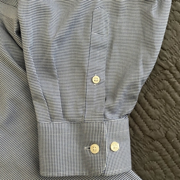 Kirkland Signature Men's Sky Blue Casual Button-Down Shirt - Picture 2 of 4